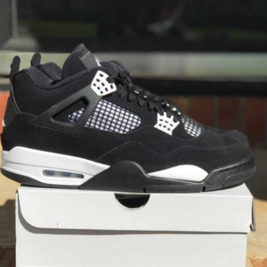 Air Jordan Retro 4 White Thunder